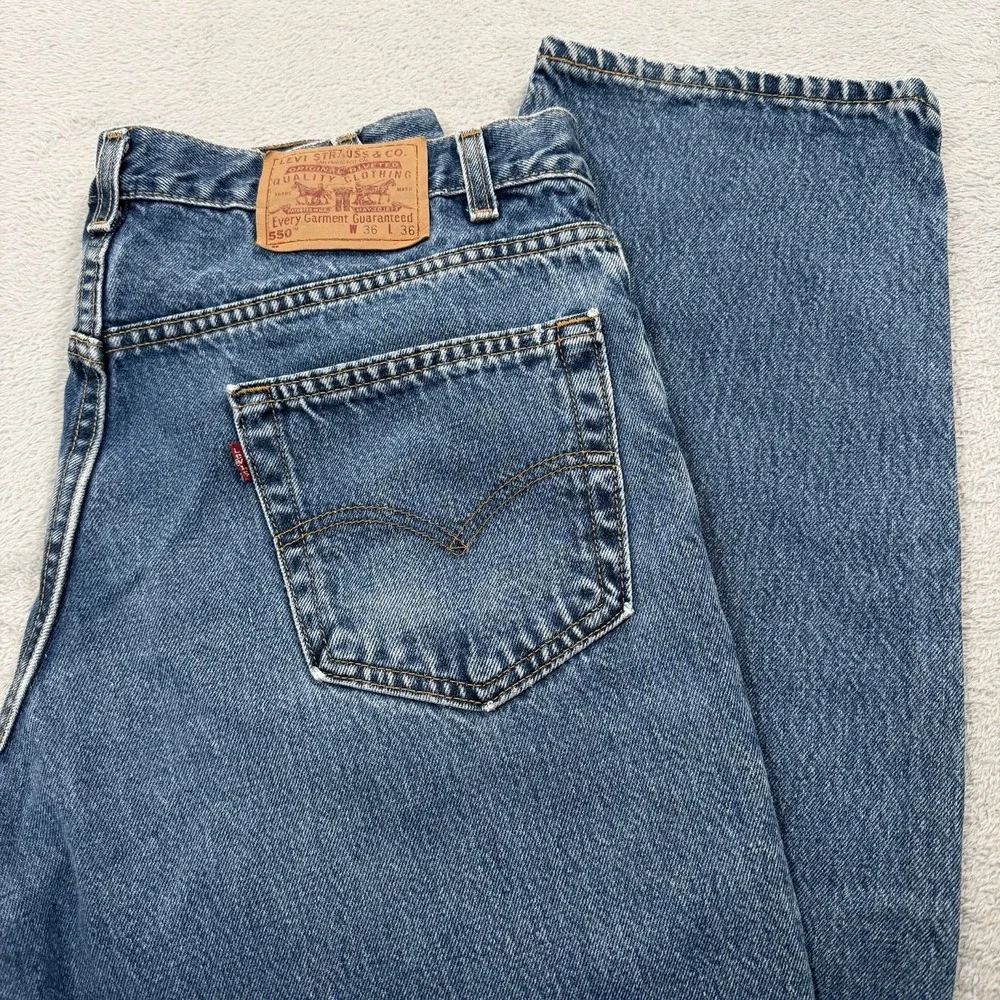 Vintage Levis 550 Jeans Mens 36x36 Blue Relaxed Fit Made in USA Y2K 90s